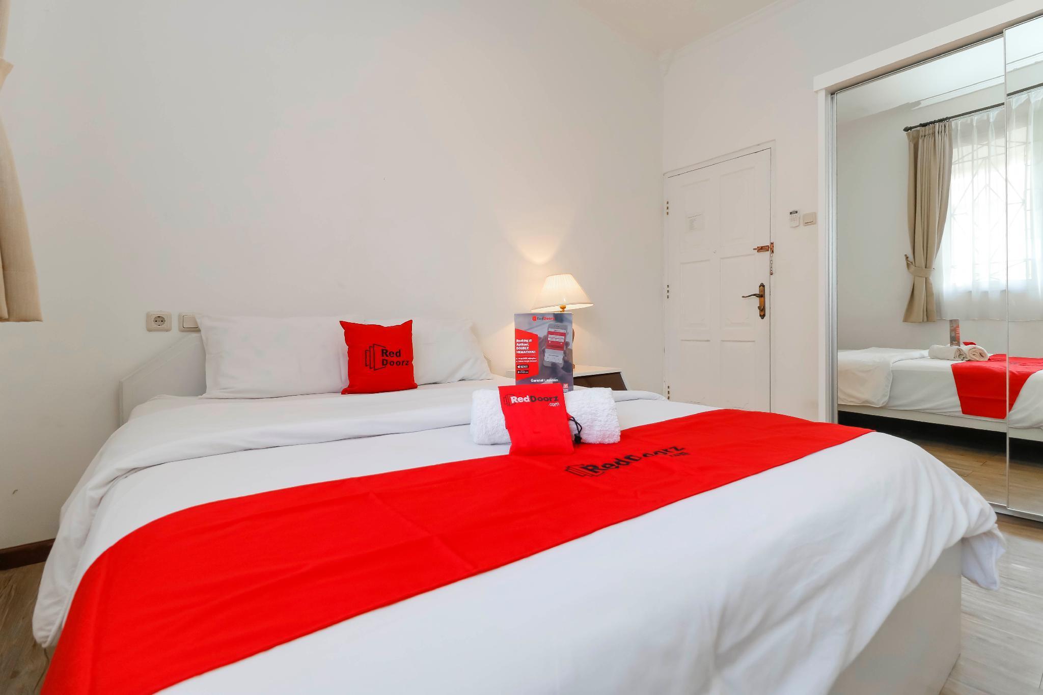 Reddoorz Plus @ Tendean Jakarta Exteriér fotografie