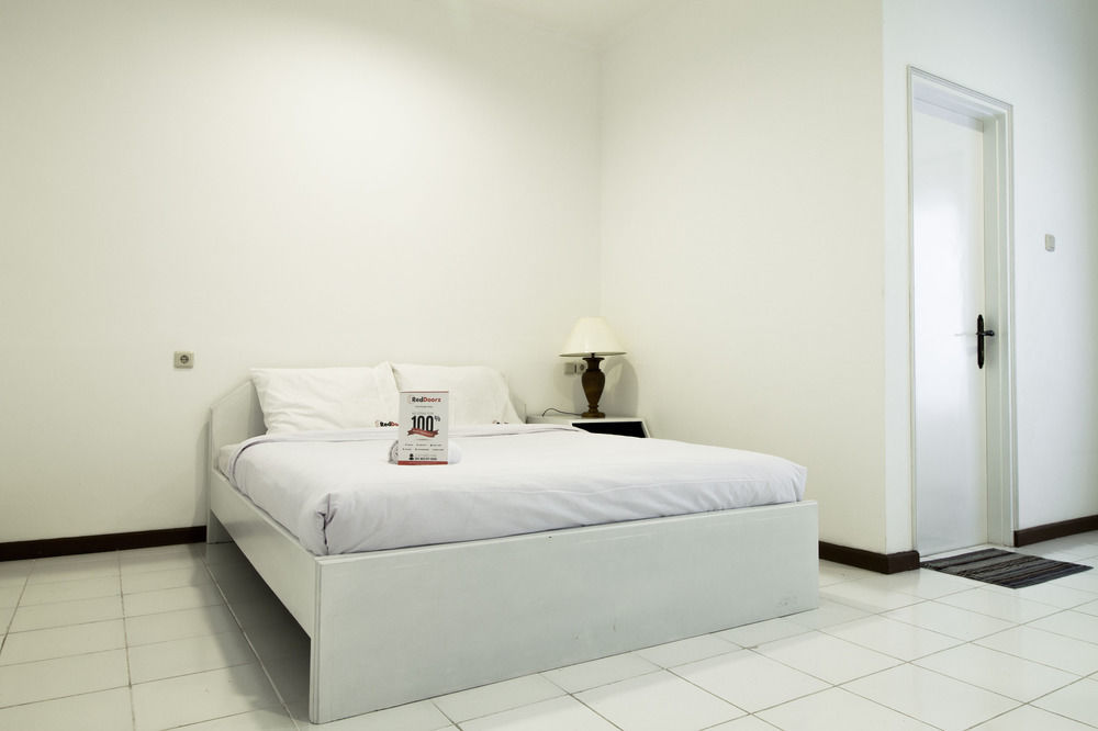 Reddoorz Plus @ Tendean Jakarta Exteriér fotografie