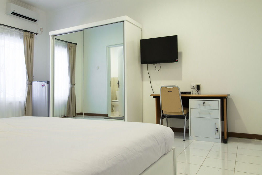 Reddoorz Plus @ Tendean Jakarta Exteriér fotografie
