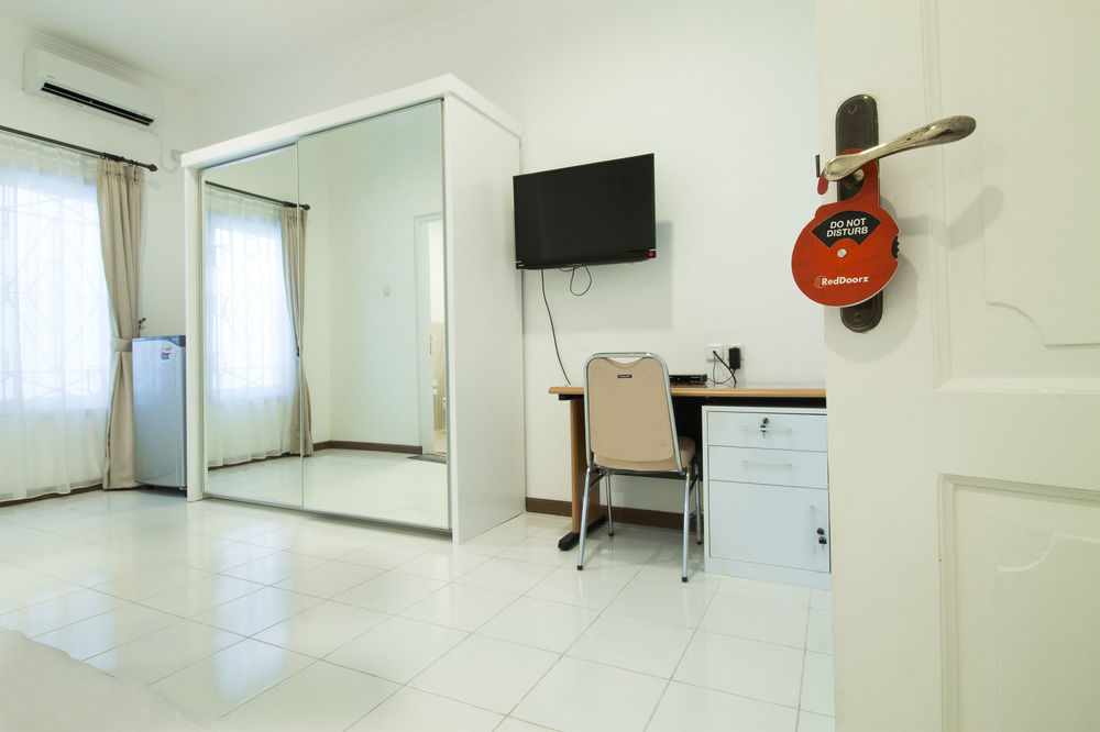 Reddoorz Plus @ Tendean Jakarta Exteriér fotografie