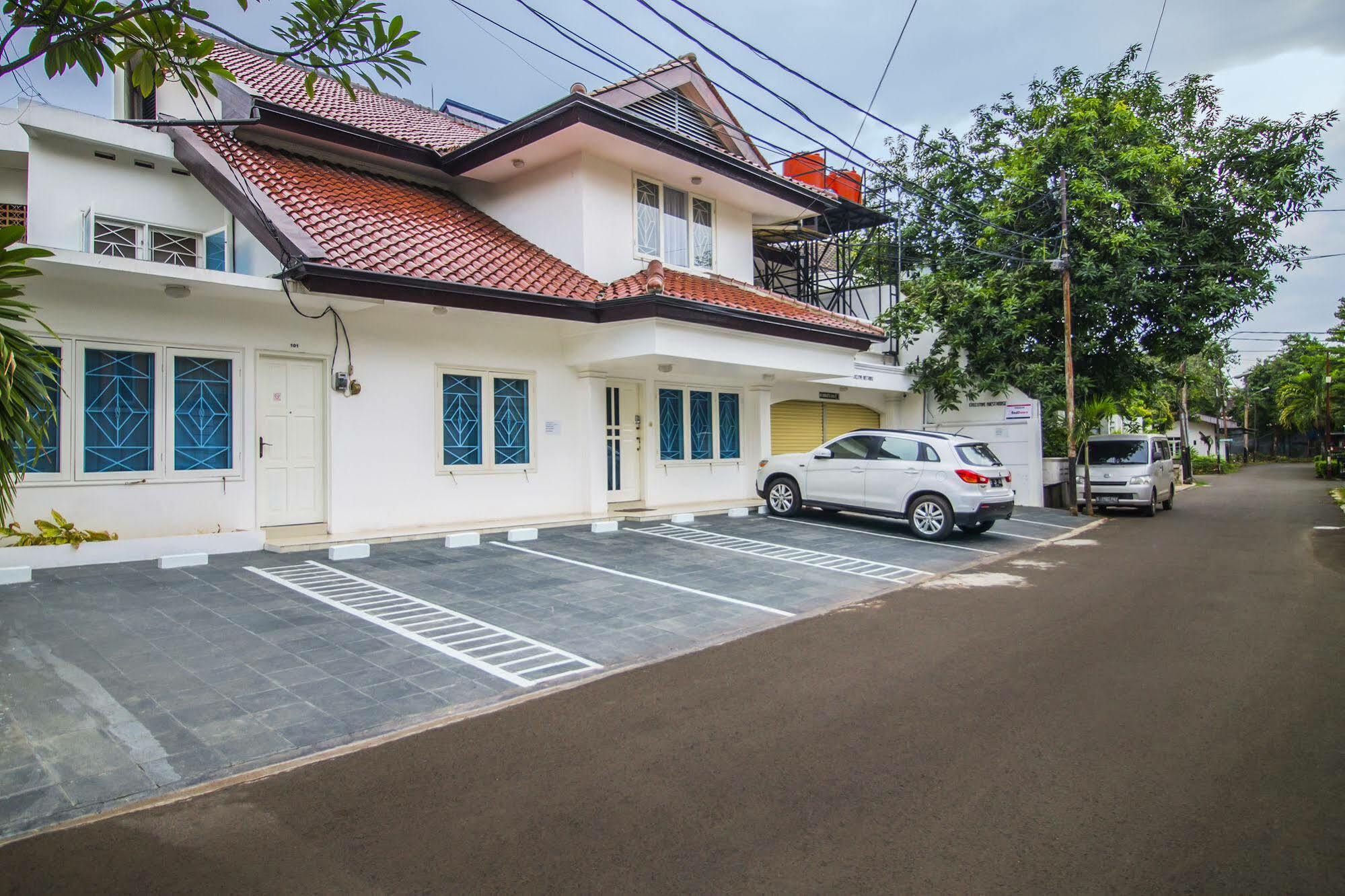 Reddoorz Plus @ Tendean Jakarta Exteriér fotografie