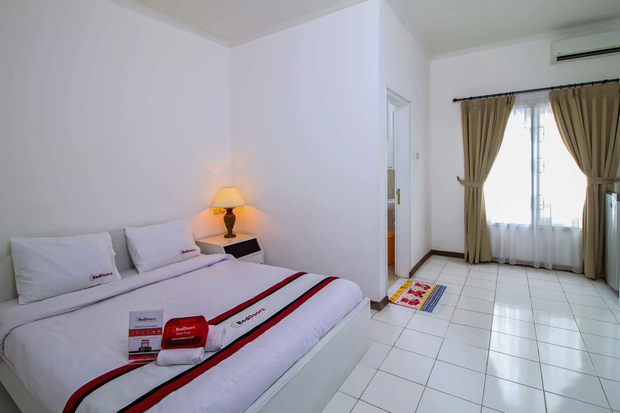 Reddoorz Plus @ Tendean Jakarta Exteriér fotografie