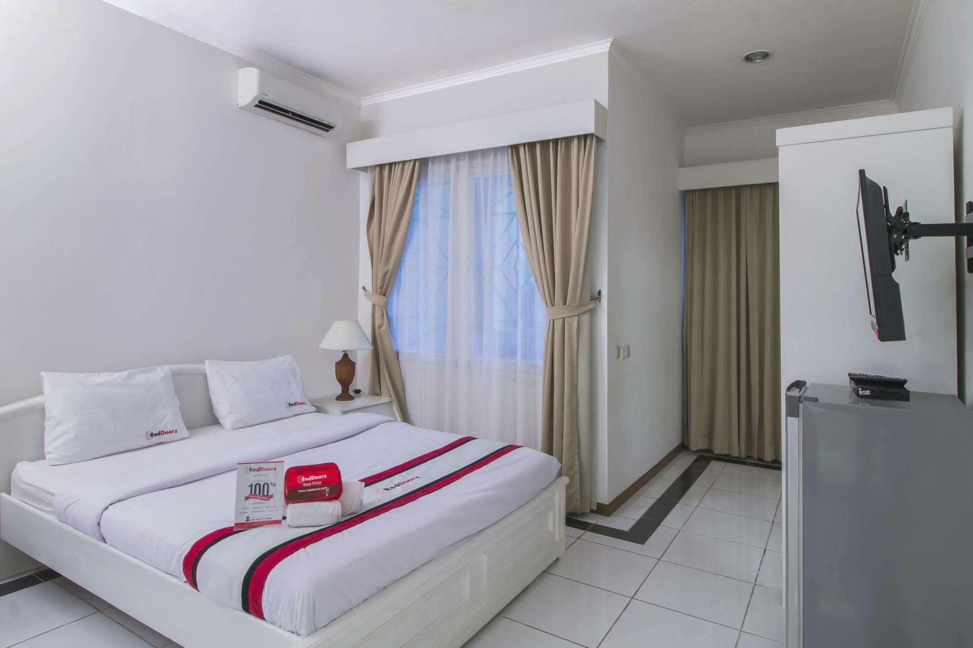 Reddoorz Plus @ Tendean Jakarta Exteriér fotografie